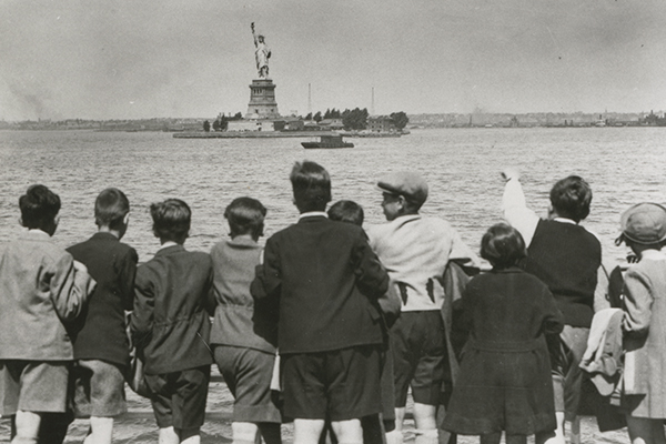 Child refugees from Nazi Germany arrive in New York Harbor, 1939.&nbsp;US Holocaust Memorial Museum