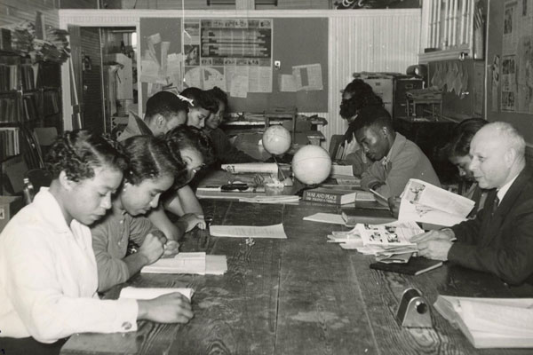 Professor Ernst Borinski teaches in the Social Science Lab at Tougaloo College in Mississippi in 1960. Ernst Borinski Collection, Tougaloo College Civil Rights Collection, Mississippi Department of Archives and History